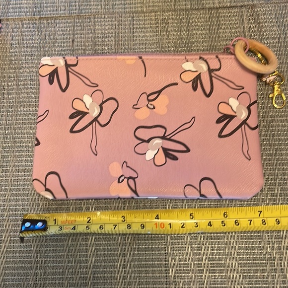 #141 Mauve Flower Makeup Bag with Butterfly Charm - Picture 4 of 4